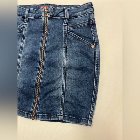 Guess - y2k mini denim skirt - size small - Picture 5 of 8
